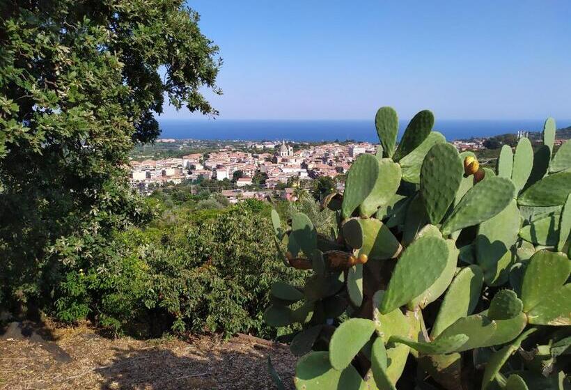 تختخواب و صبحانه Sotto L Eremo