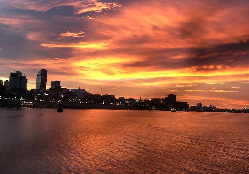 City Comfort Airport Hotel Phnom Penh