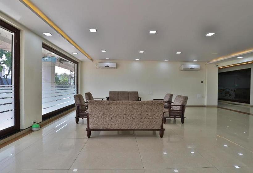 בית מלון כפרי Utkarsh  Silvassa