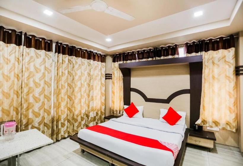 فندق Oyo 47149 Friends Corner Deluxe