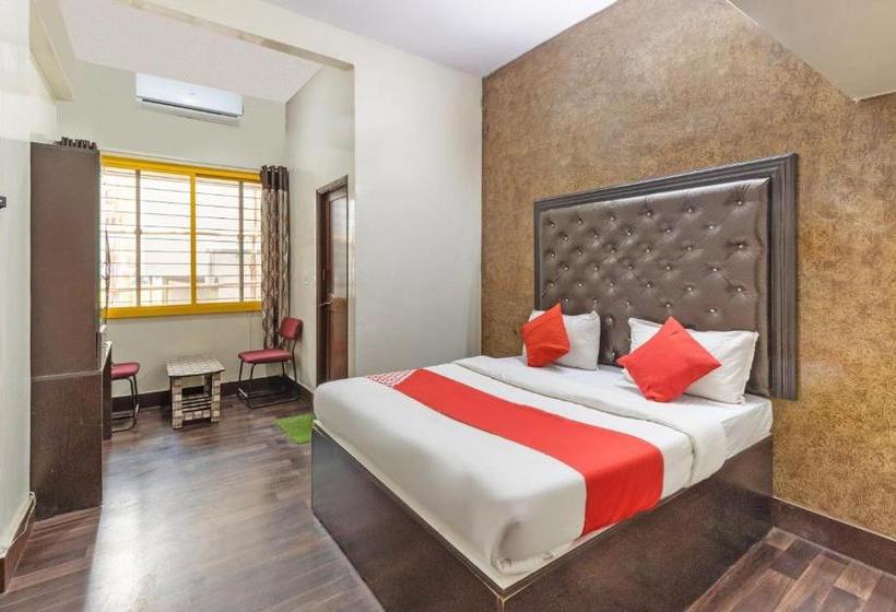 ホテル Pavithra Deluxe Lodge