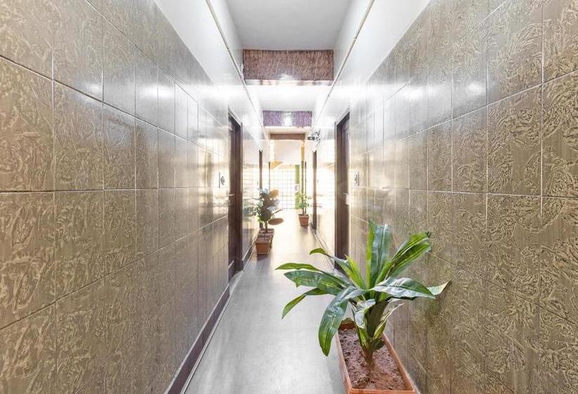 ホテル Pavithra Deluxe Lodge