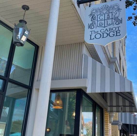 酒店 The Cabot Lodge