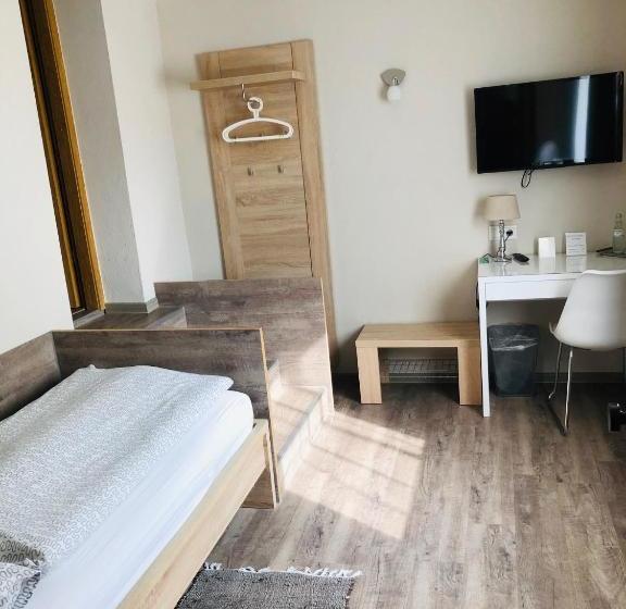 فندق Altstadt Wöllbacher Tor