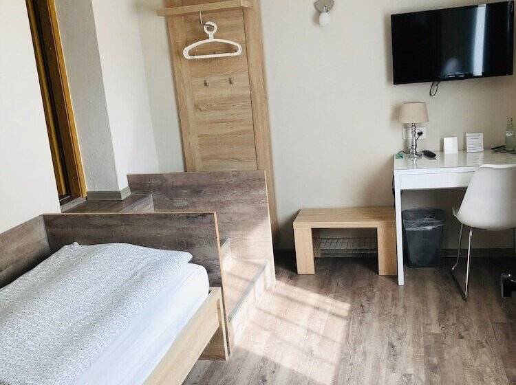 فندق Altstadt Wöllbacher Tor