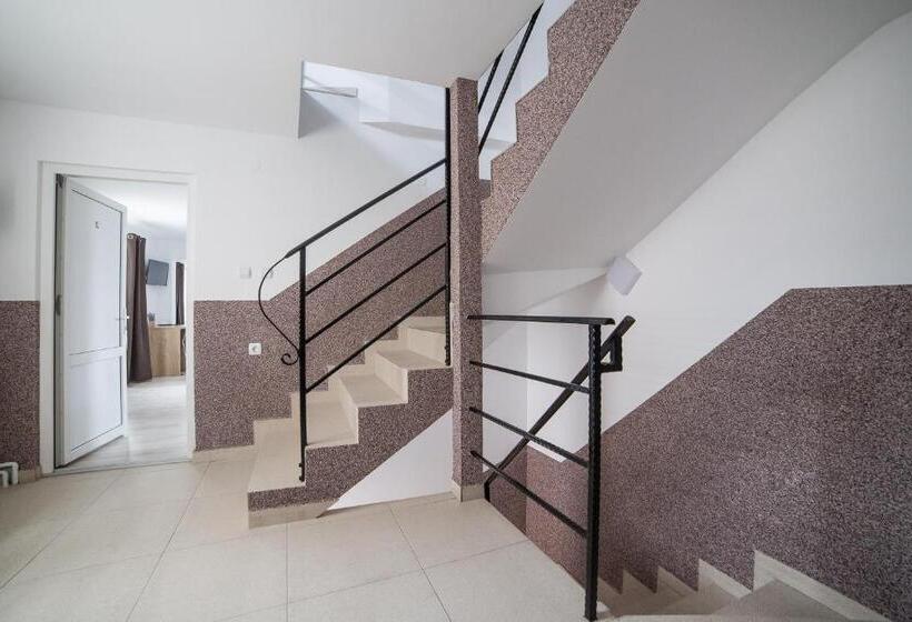 Пансион Casa Burduhos