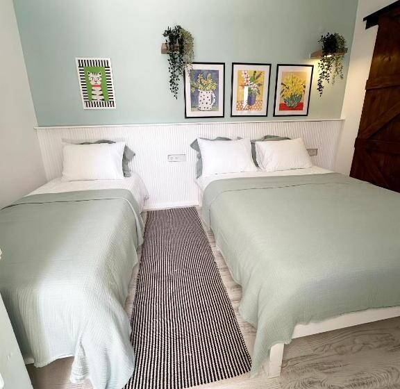 Пансион Monk Island Guesthouse