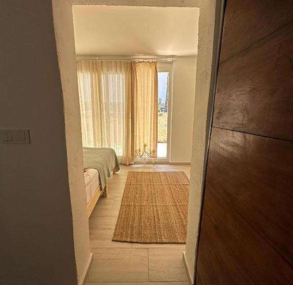 Пансион Monk Island Guesthouse