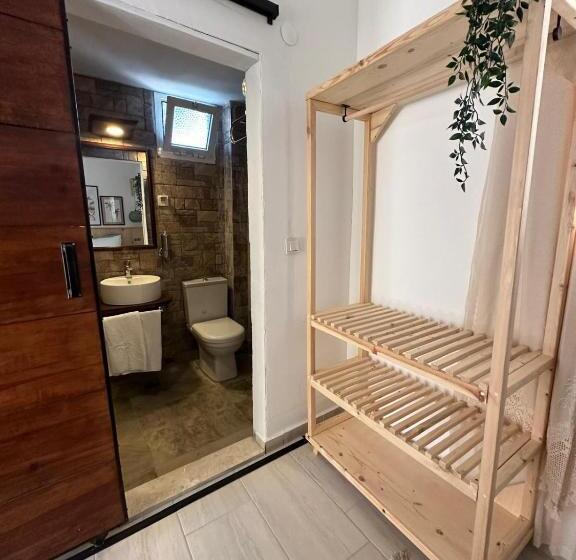 Пансион Monk Island Guesthouse