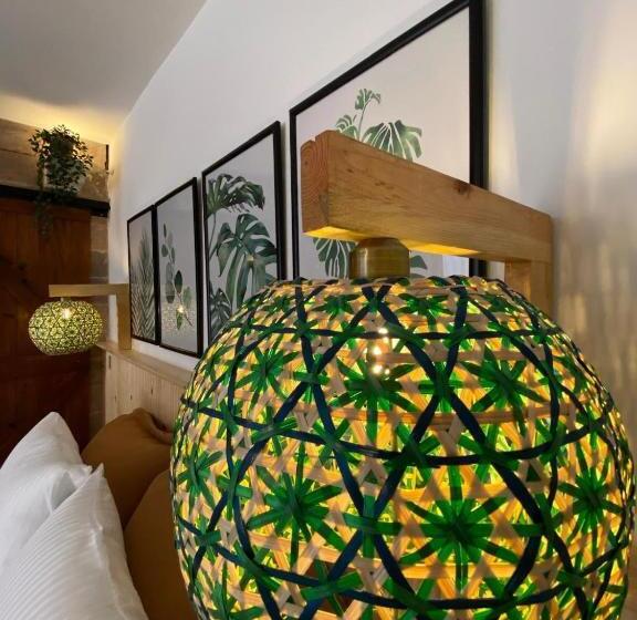 Пансион Monk Island Guesthouse