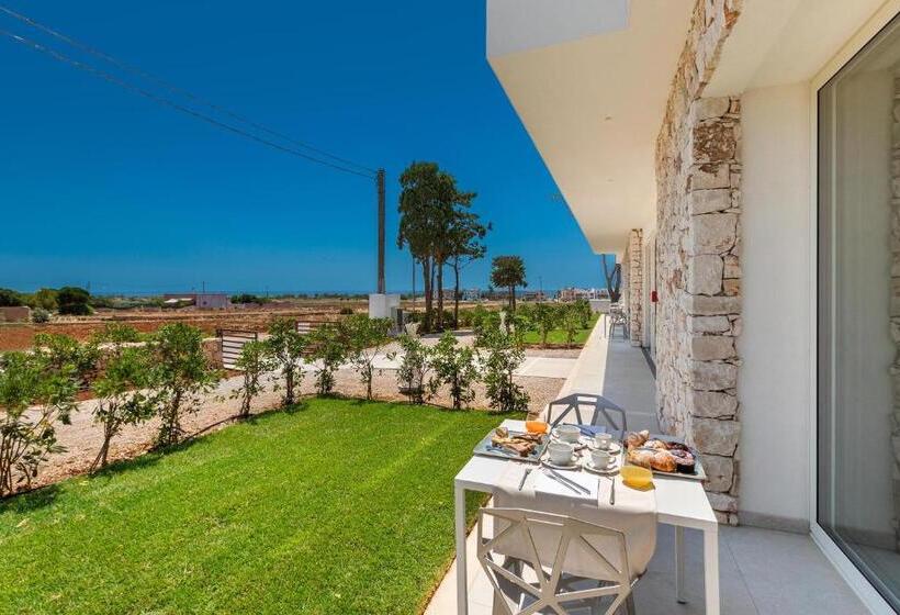 ペンション Perla Saracena Hotel & Restaurant