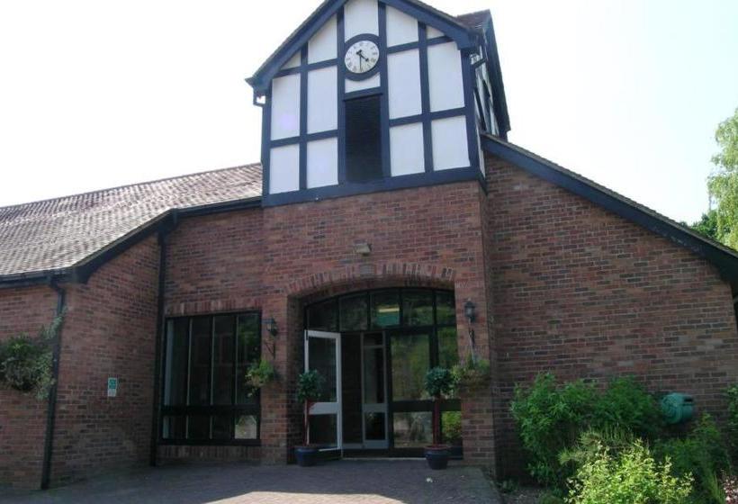 Отель The Oaklands