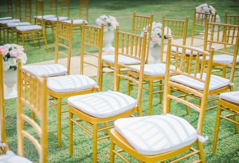 هتل The Park Silang