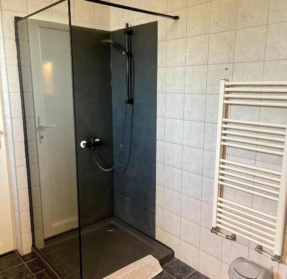 پانسیون Airport Jazmin Guesthouse