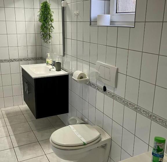 پانسیون Airport Jazmin Guesthouse