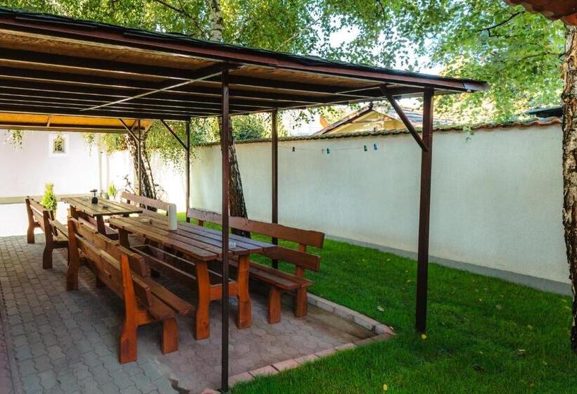 پانسیون Airport Jazmin Guesthouse