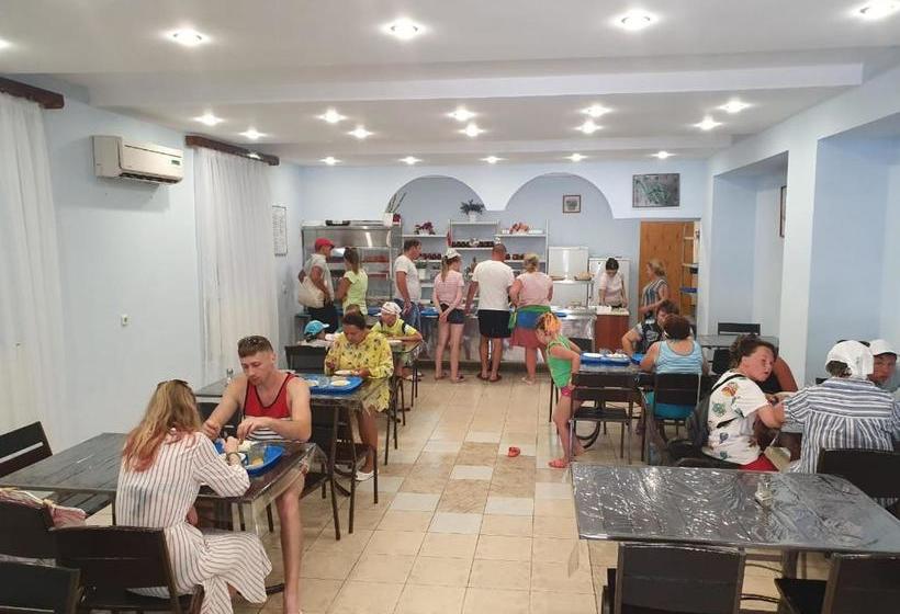 پانسیون ахра