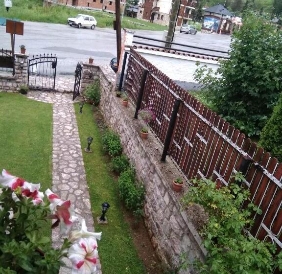 پانسیون Vila Magda