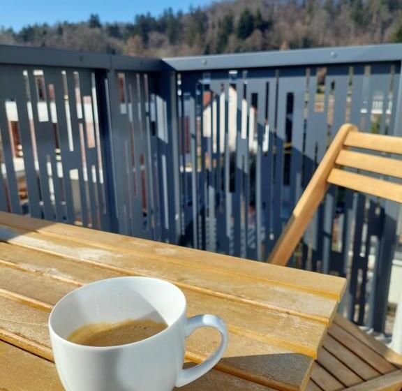 تختخواب و صبحانه Deluxe Tivoli Suites