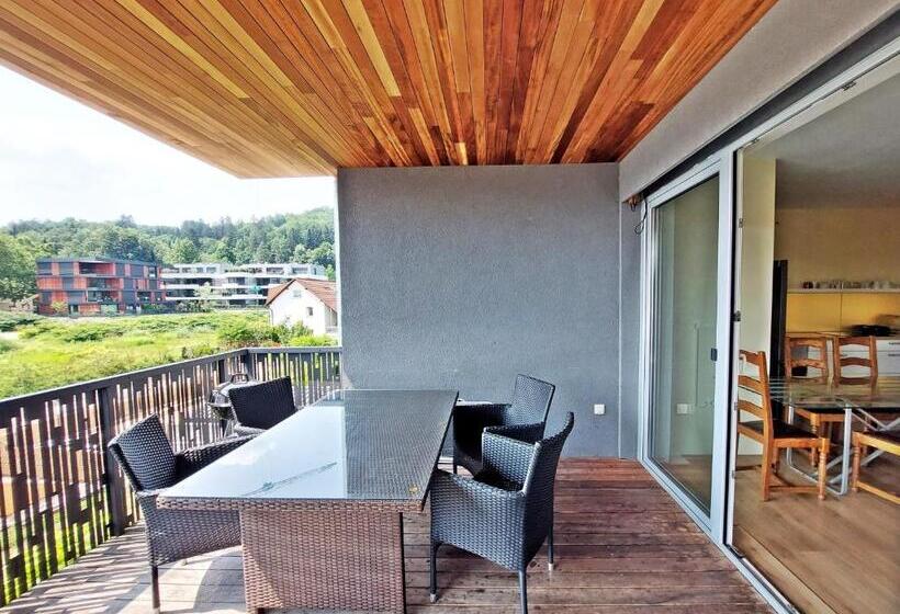 تختخواب و صبحانه Deluxe Tivoli Suites