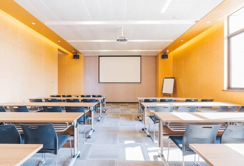 Atour Hotel Dalian Lvshunkou