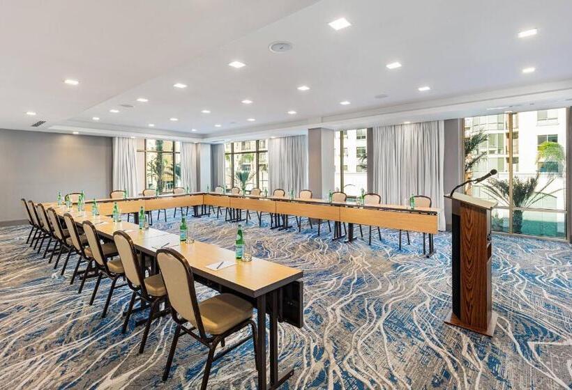 בית מלון כפרי Courtyard By Marriott Los Angeles Monterey Park