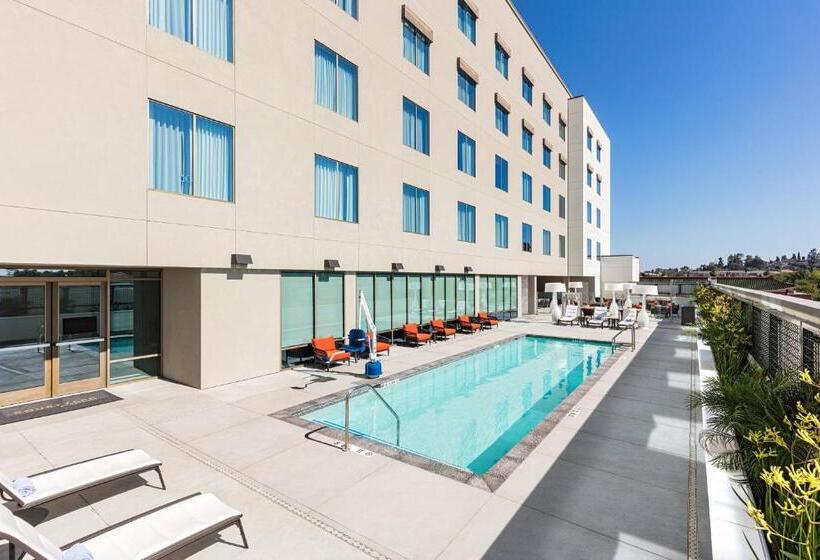בית מלון כפרי Courtyard By Marriott Los Angeles Monterey Park