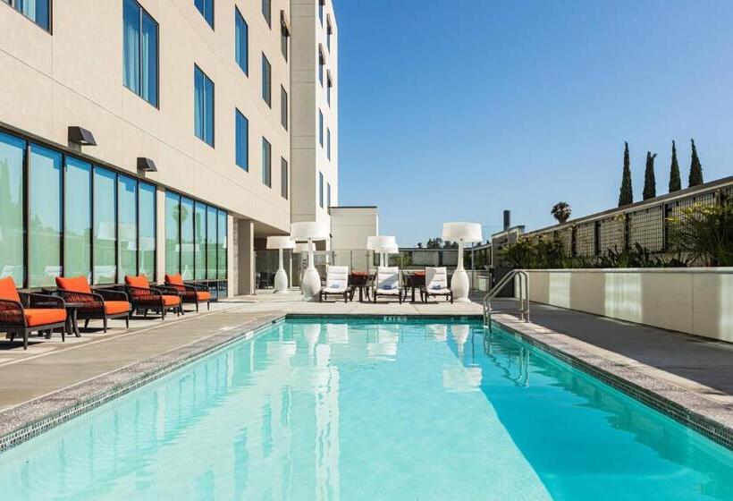 בית מלון כפרי Courtyard By Marriott Los Angeles Monterey Park