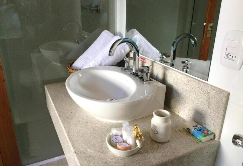 ホテル Eco Pousada Quaresmeiras