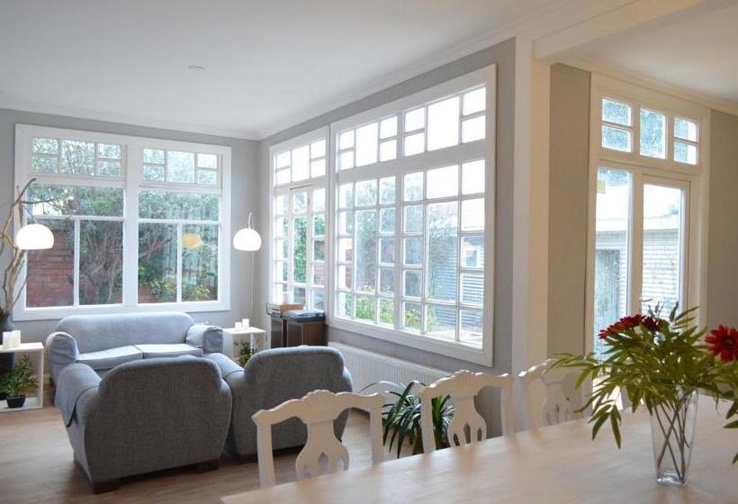 فندق Hostal Boutique Puerta Roja