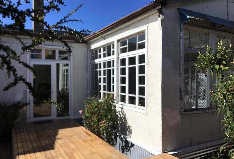 فندق Hostal Boutique Puerta Roja