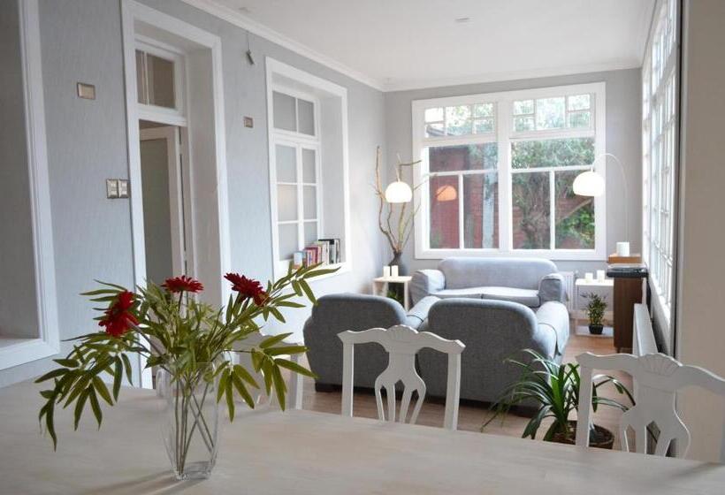 فندق Hostal Boutique Puerta Roja