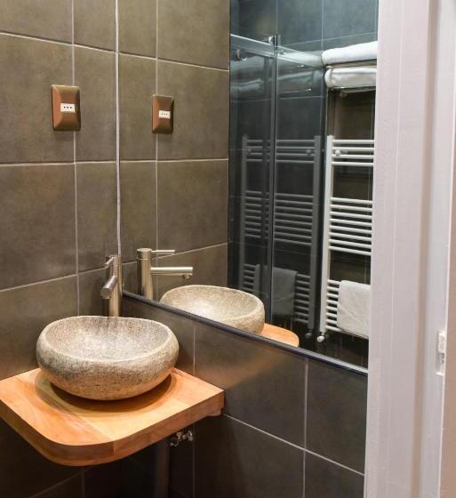 فندق Hostal Boutique Puerta Roja