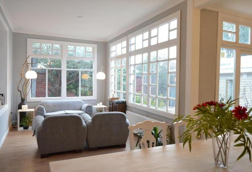 فندق Hostal Boutique Puerta Roja