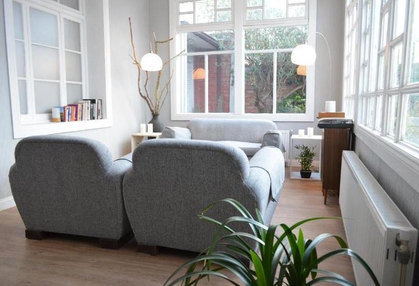 فندق Hostal Boutique Puerta Roja