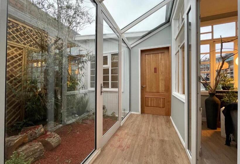 فندق Hostal Boutique Puerta Roja