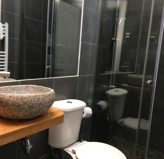 فندق Hostal Boutique Puerta Roja