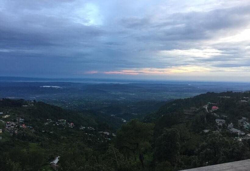 Отель Malghotras