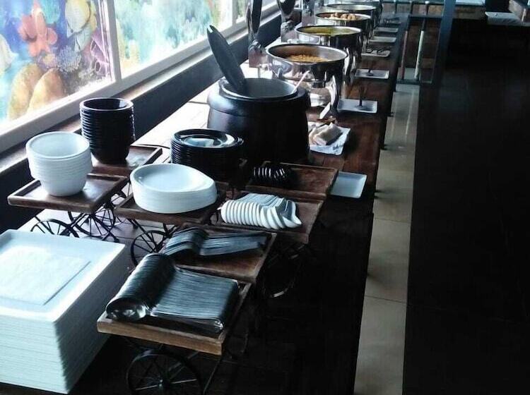 Отель Malghotras