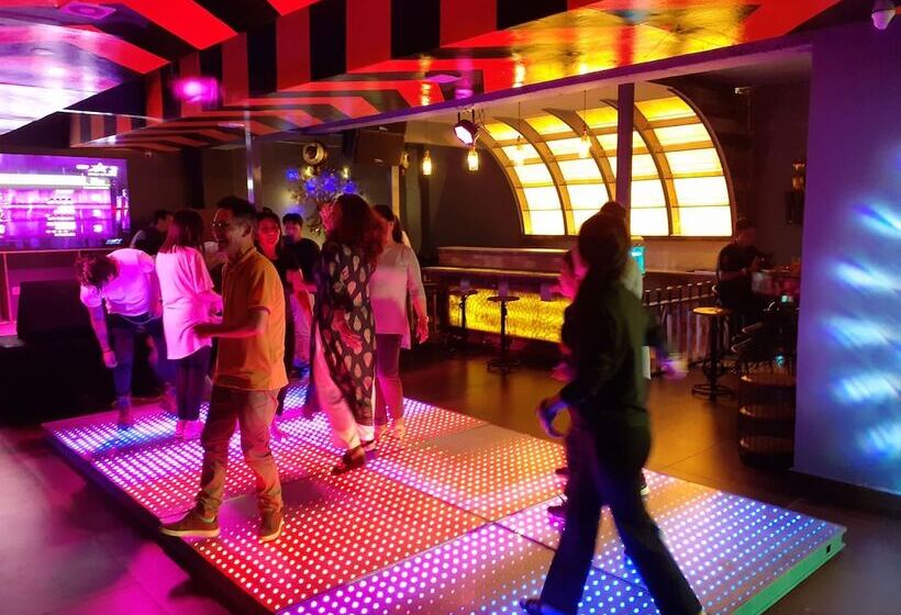 Отель Malghotras