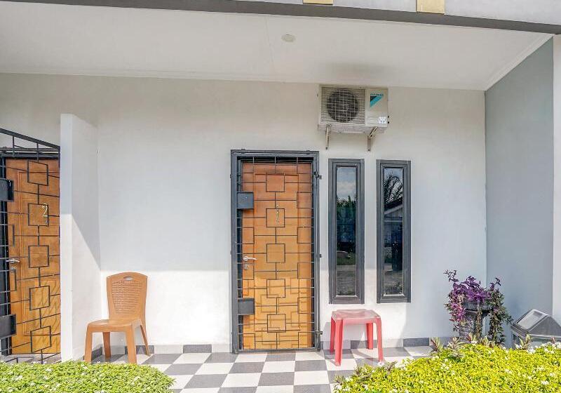 בית מלון כפרי Oyo 1266 Green Palm Syariah