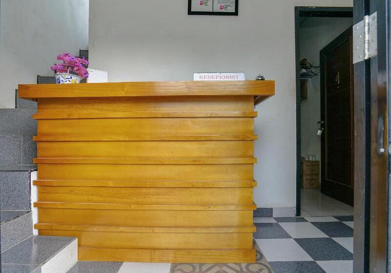 هتل Oyo 1266 Green Palm Syariah