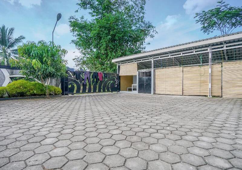 هتل Oyo 1266 Green Palm Syariah