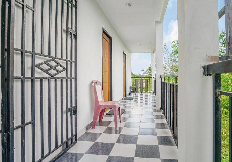 בית מלון כפרי Oyo 1266 Green Palm Syariah