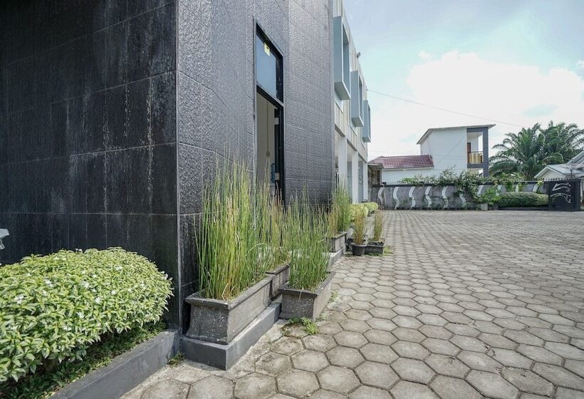 בית מלון כפרי Oyo 1266 Green Palm Syariah