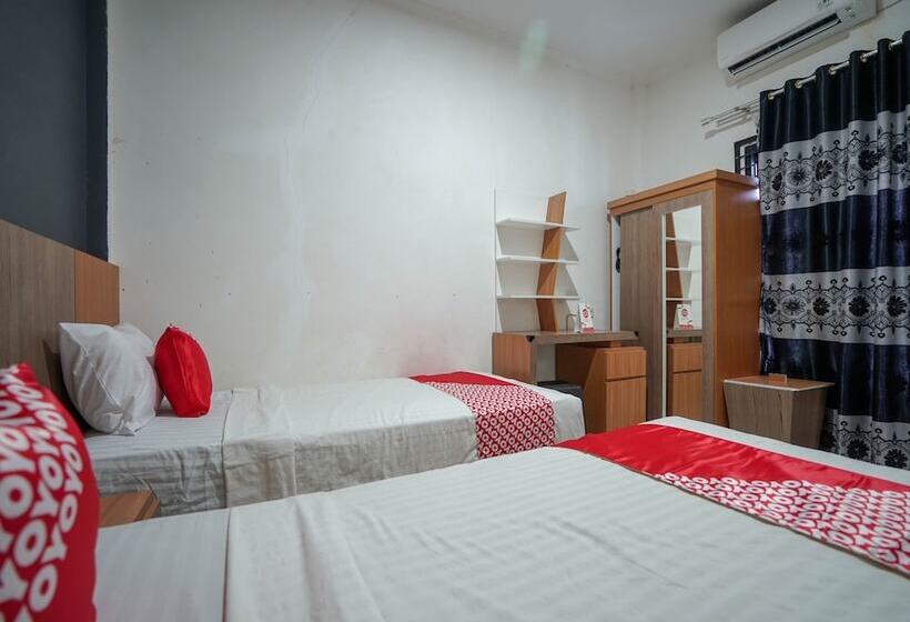 בית מלון כפרי Oyo 1266 Green Palm Syariah