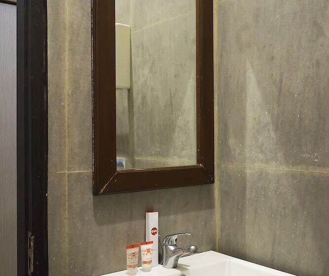 호텔 Oyo 1283 Guest House Loemajan