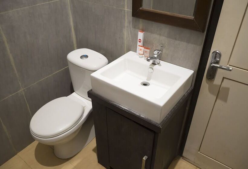 호텔 Oyo 1283 Guest House Loemajan