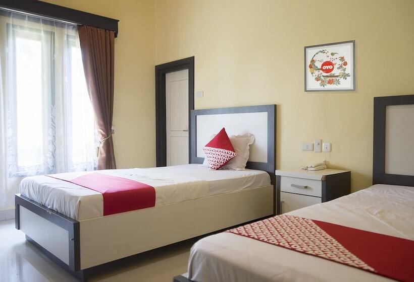 호텔 Oyo 1283 Guest House Loemajan