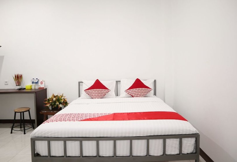 Отель Oyo 1306 Cendrawasih Residence